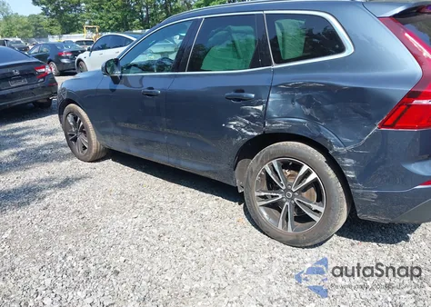 2020 Volvo Xc60 T5 Momentum z USA, uszkodzony, nr VIN YV4102RK8L1571509